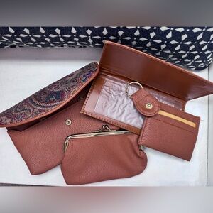 BOUTIQUE CLUTCH WALLET MULTI PURPOSE SET